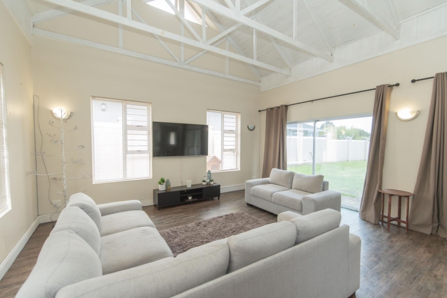 4 Bedroom Property for Sale in Walmer Heights Eastern Cape